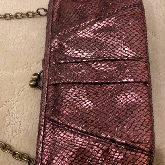 Cute little purple clutch - Picture 2 of 7